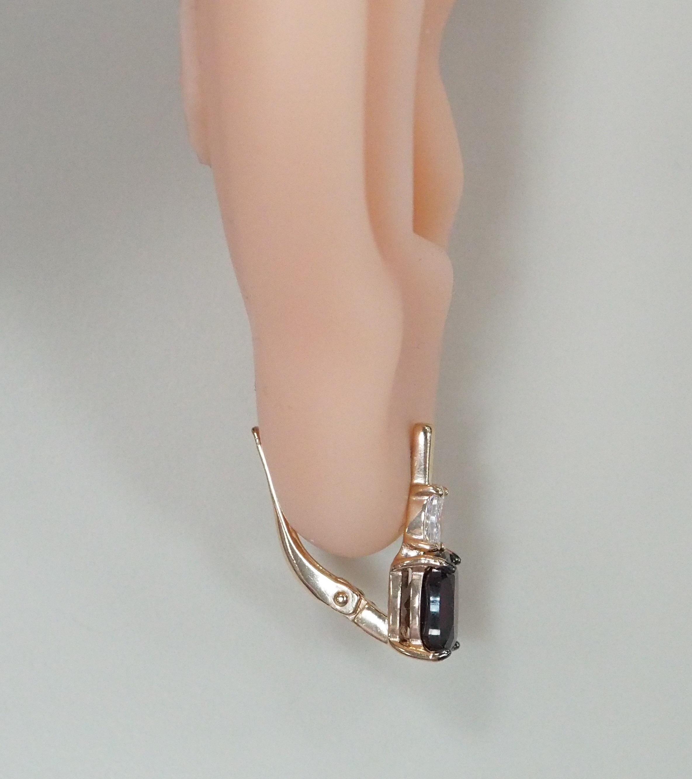 Серебряные серьги с гранатами